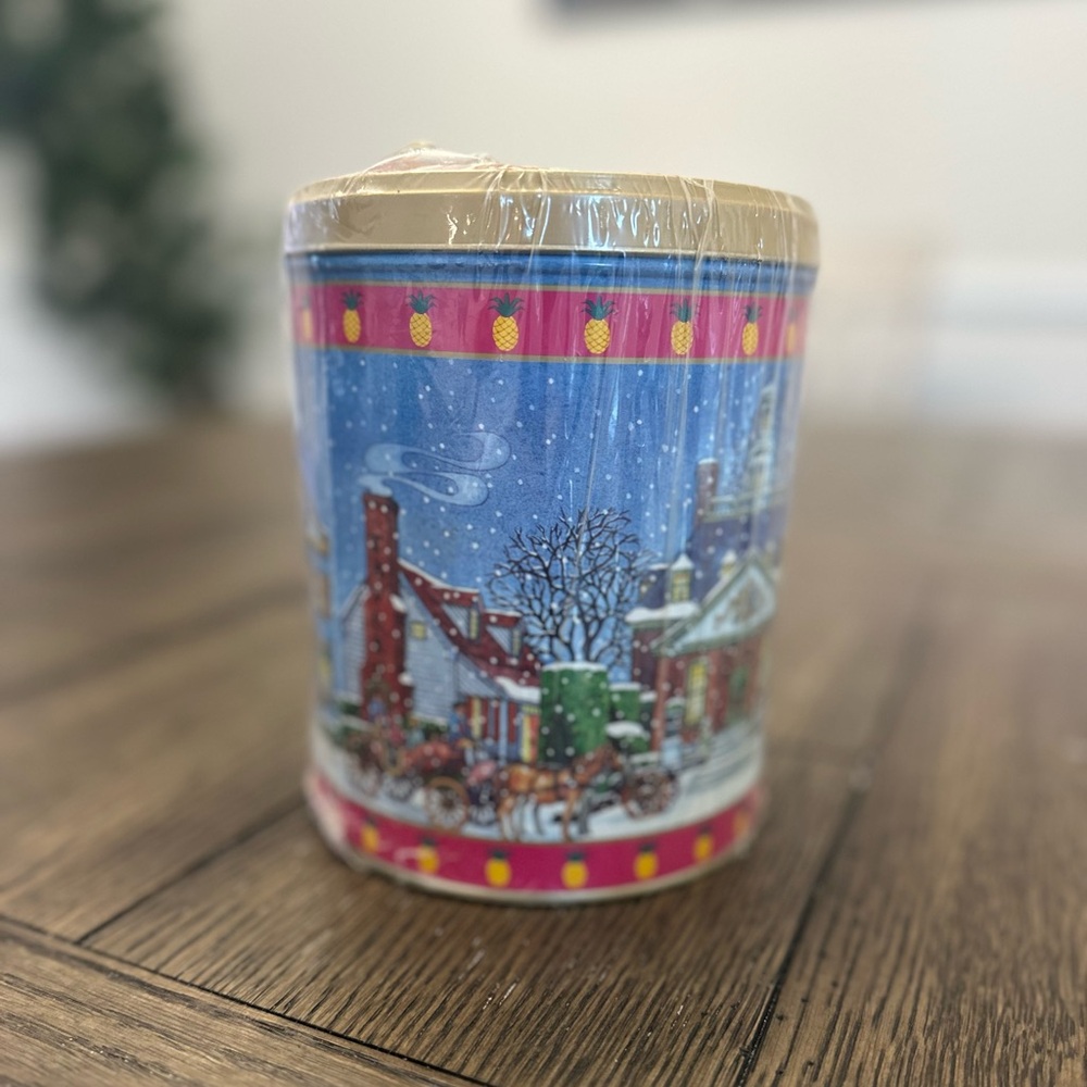 Snickers 1991 Vintage Collectible Christmas Tin Canister in original plastic - Picture 3 of 10